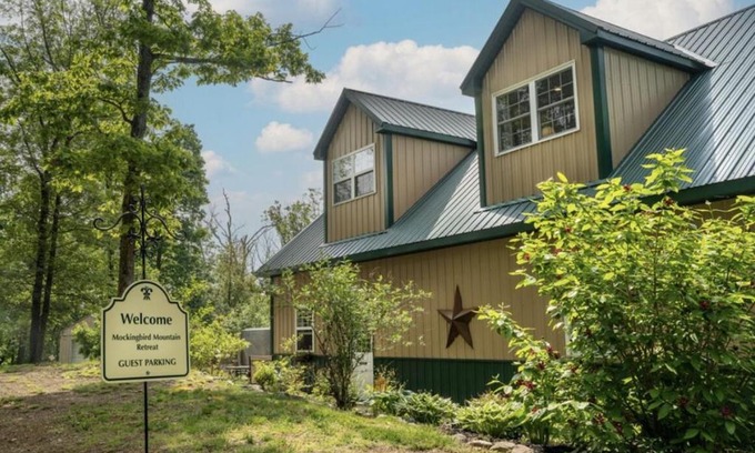 Luray Apartment | Mockingbird Mountain Spa and Retreat