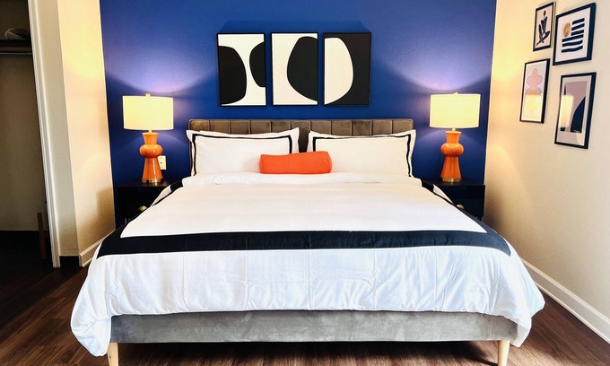 Southfield Apartment | Mod KING Studio Apartment w/private covered patio