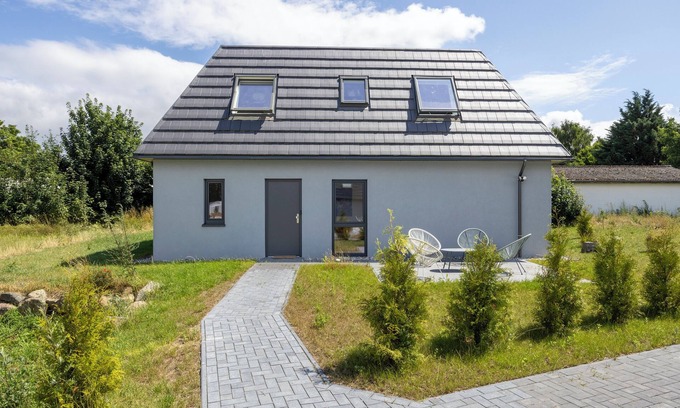 Beckerwitz House | Modern holiday home with a terrace and a garden