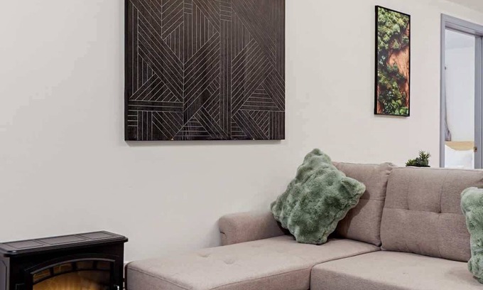 Inner Parkside House | Modern 1 bed/1 living near SFSU