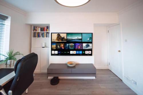 Chiswick Apartment | Modern 1 Bed Flat Moments from Chiswick High Road