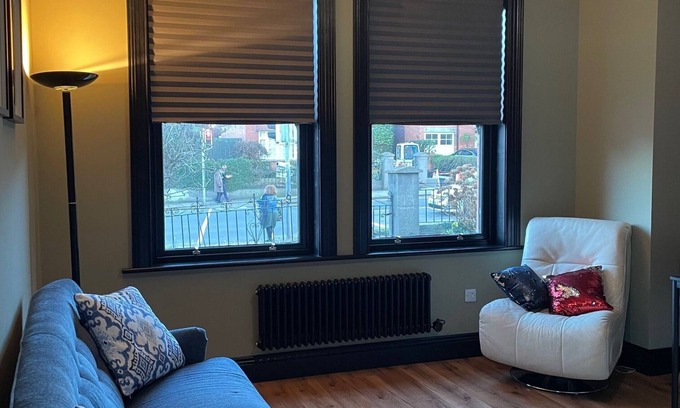 Glasnevin Apartment | Modern 1-Bedroom Apartment in a Period Home, Next to Dublin’s Botanical Gardens