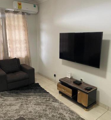 Accra Apartment | Modern 1-Bedroom Apartment with AC & Fast WiFi