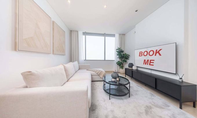 Bur Dubai Apartment | Modern 1 Bedroom in DIFC Sleeps 4 with Pool