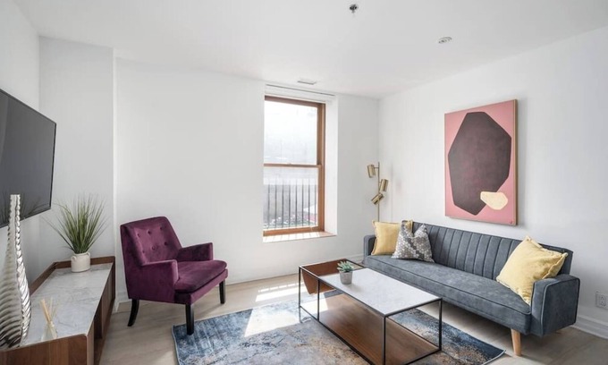 Old Montreal Apartment | Modern 1 BR 1BA in center of Old Mtl | St Paul St