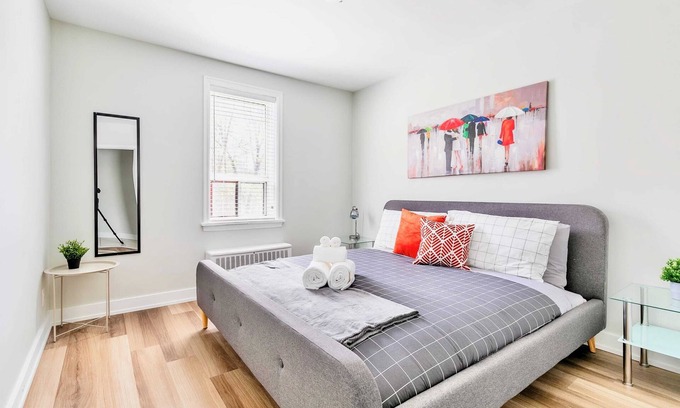 Hamilton Apartment | Modern 1BR Apartment in Corktown Hamilton!