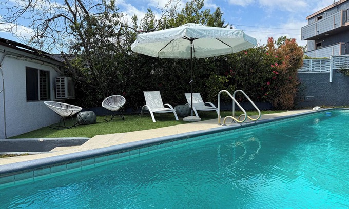 View Park-Windsor Hills House | Modern 1BR Retreat with Pool Near SoFi Stadium - MK2