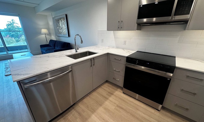 View Royal Condo | Modern 1BR Suite at The Royale w/Deck & Parking