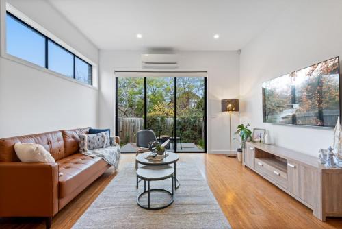 Brunswick West House | Modern 2-Bed Home in Brunswick with Courtyard
