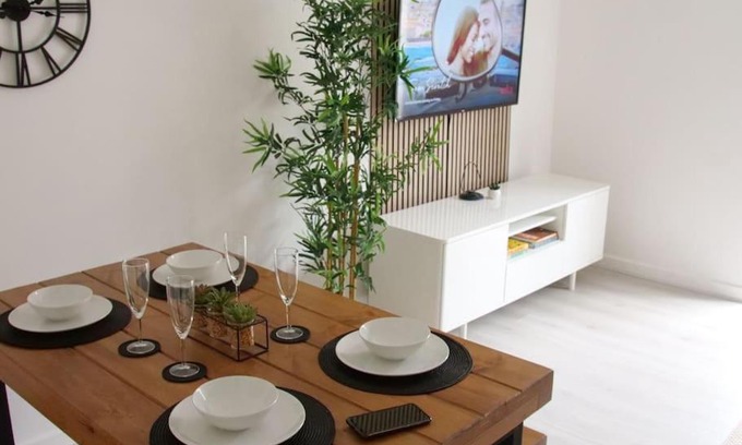 Marston Green House | Modern 2 Bed house - HS2, NEC & Birmingham Airport