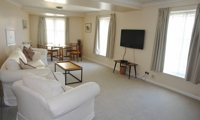 Old Town Hastings Apartment | Modern 2 Bedroom Apartment In The Heart Of Historic Hastings Old Town