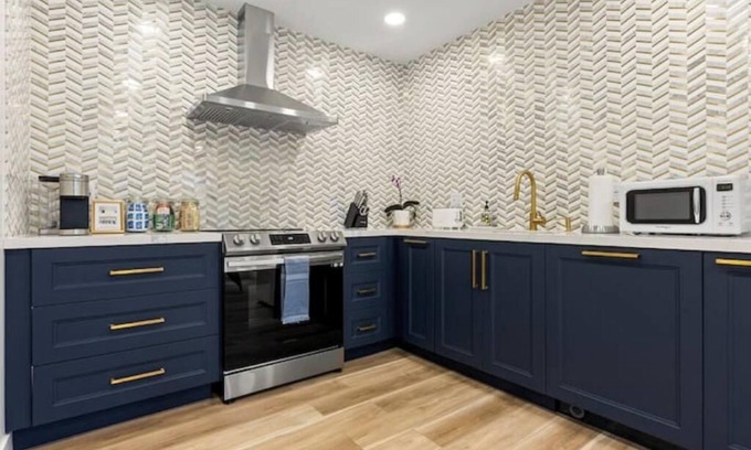 Lamanda Park Apartment | Modern 2 Bedroom Apt.