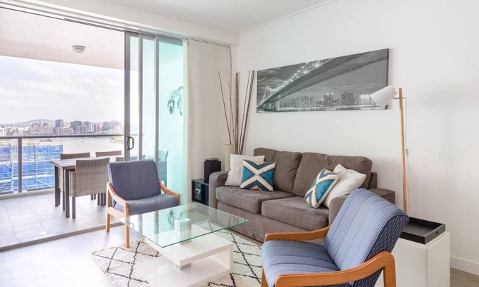 Brisbane Central Business District Apartment | Modern 2 bedroom in city centre, amazing location & view - by S&P Apartments