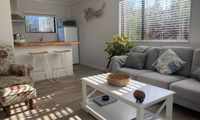 One Tree Point Apartment | Modern 2 Bedroom Apartment-One Tree Point