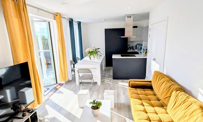 Stockwell Apartment | Modern 2 Bedroom penthouse appartment with stunning views in Stockwell/Brixton