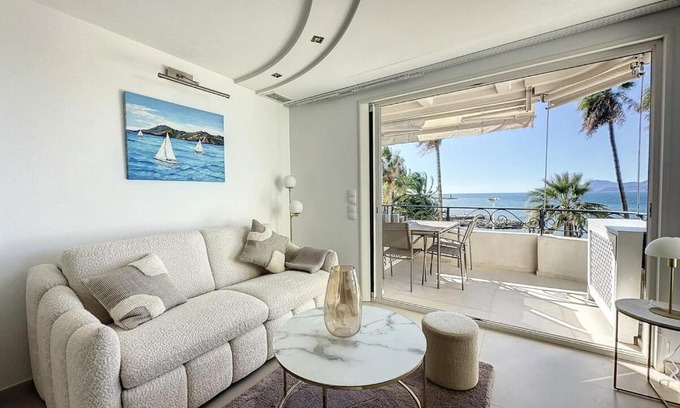 Pointe Croisette Apartment | Modern 2-Bedroom Stunning Sea View on La Croisette
