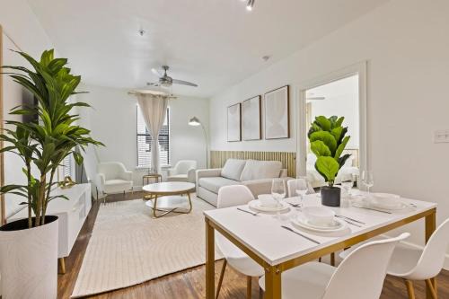 Frisco Apartment | Modern 2B Close to The Star Toyota HQ Legacy West