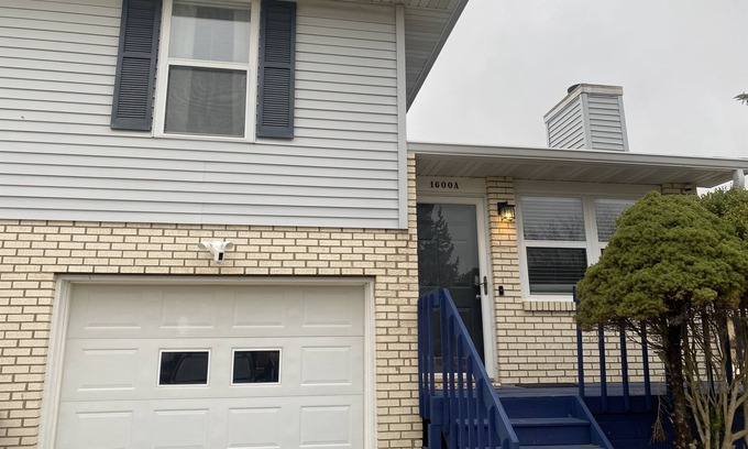 Normal House | Modern 2Bd/1.5Ba Duplex w/Garage