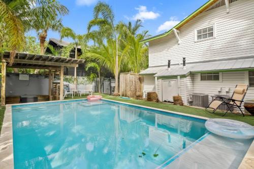 Grandview Heights House | Modern 2BR 1BA Oasis Heated Pool N Downtown