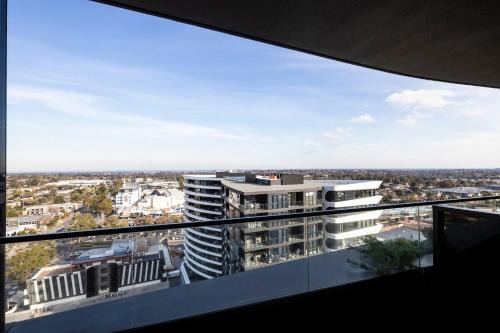 Glen Waverley Apartment | Modern 2BR Abode with Balcony View Gym Access