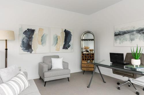 Aylmer Apartment | Modern 2BR Loft Condo with Rooftop Patio and Parking