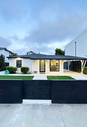 Del Rey Bed & Breakfast | Modern 2BR Stylish & Cozy Unit