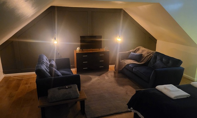 Sunderland Apartment | Modern 3 bed apartment at the heart of Sunderland- 5 mins to beach