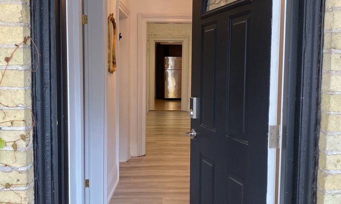 London House | Modern 3 Bedroom - Close to DT