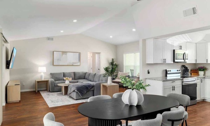 Wesley Chapel House | Modern 3 Bedroom, Wesley Chapel!