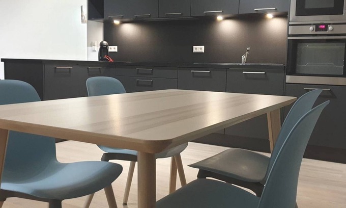 Hollerich Apartment | Modern 3 Beds In Convenient Location - Parking