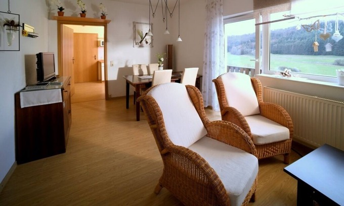 Bischoffen Apartment | Modern 3-star apartment with a romantic flair, close to the beach and the lake
