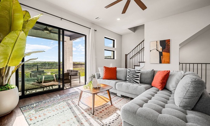 Rowlett House | Modern 3BR Lake House in Rowlett