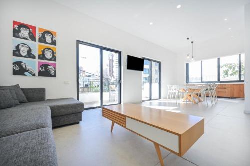 Old North Apartment | Modern 3BR Next to the Sea by HolyGuest