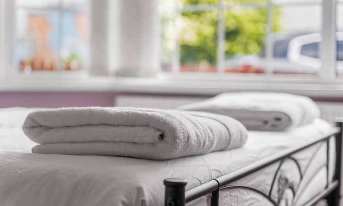 Weston on Trent House | Modern 4-Bedroom Serviced Apartment in Coventry – Comfort, Space & Tranquillity