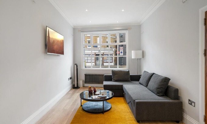 Cathedrals House | Modern 4 Bedroom Townhouse with Cinema Room in the heart of London SE1