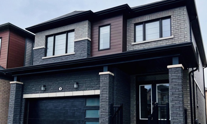 Thorold House | Modern 4Bed 3Bath Home Close to Niagara Falls & Parks