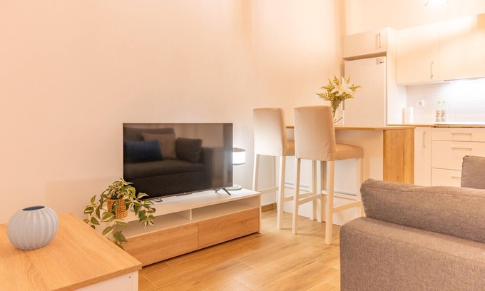 San Diego Apartment | Modern and Bright Apartment in the Heart of Vallecas