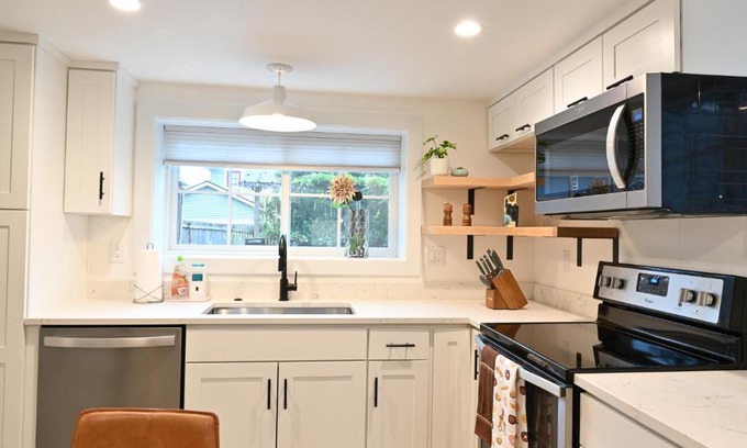 University District House | Modern and warm house