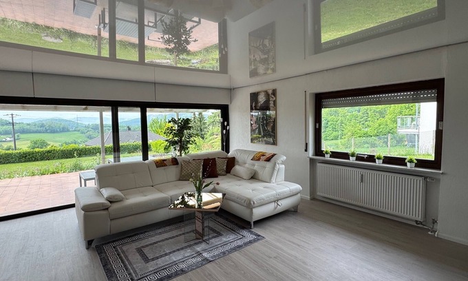 Eichsel Apartment | Modern apartment renovated in 2025 - quiet location - 10 km from BASEL