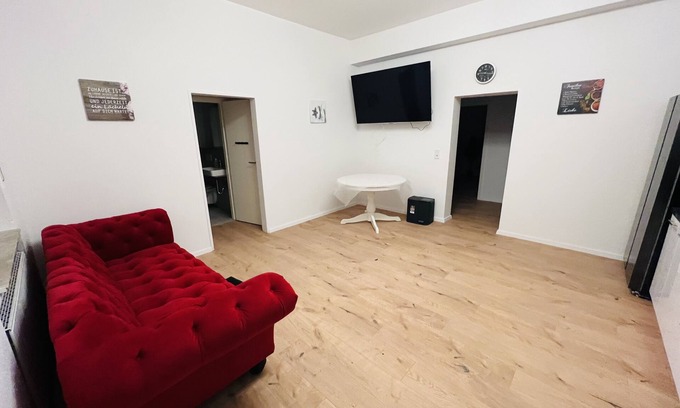 Erwitte Apartment | Modern Apartment 6 Beds Wifi Parking 3 Bedrooms