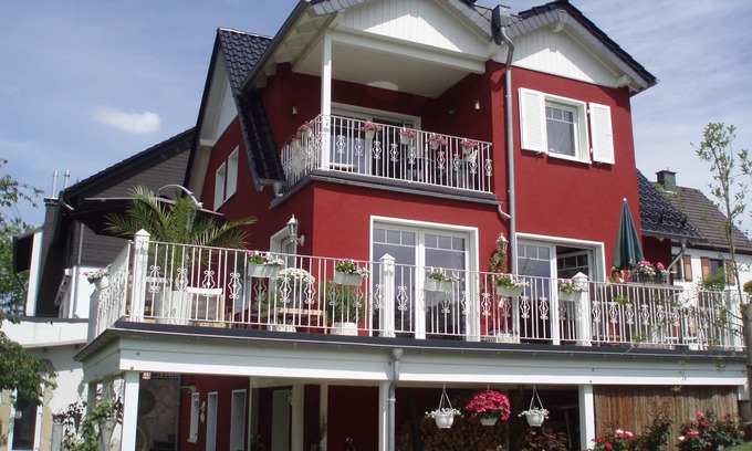 Wahlscheid Apartment | Modern * apartment between Cologne and Bonn. New: 11KW e-charging station!