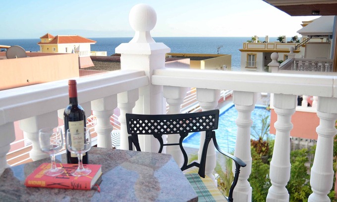 Puerto Naos Apartment | Modern apartment with pool in a quiet area in Puerto Naos