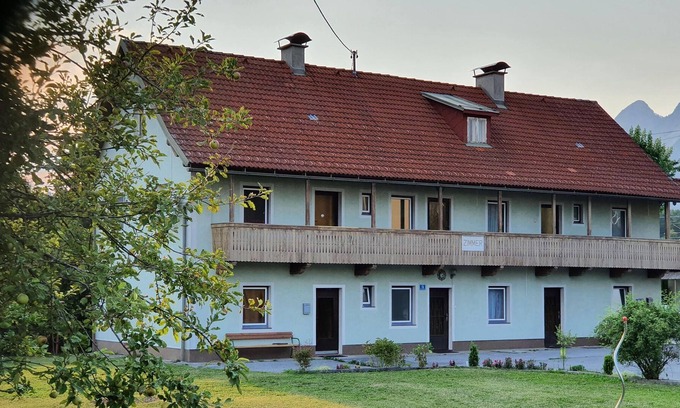 Arnoldstein Apartment | Modern Apartment in Arnoldstein with Garden