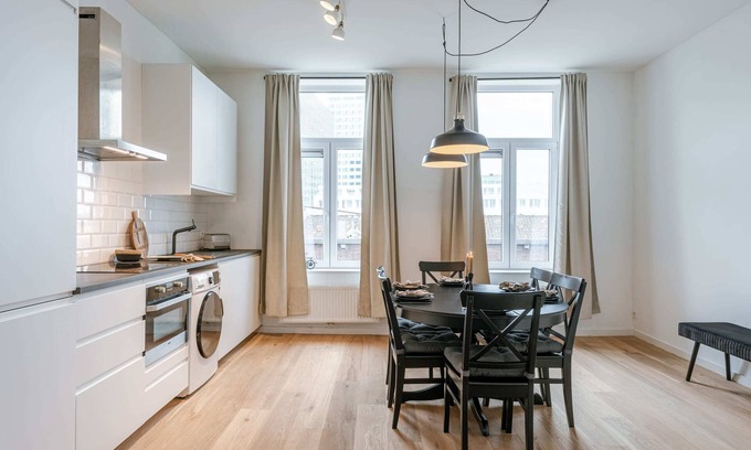 Amandus - Atheneum Apartment | Modern apartment in the city of Antwerp
