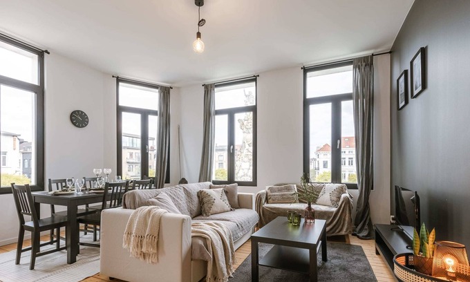 South Antwerp Apartment | Modern apartment in the city of Antwerp