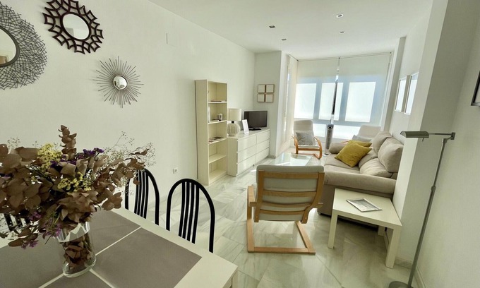 Ciudad Jardin Apartment | Modern Apartment in Central Córdoba Near Historic Attractions