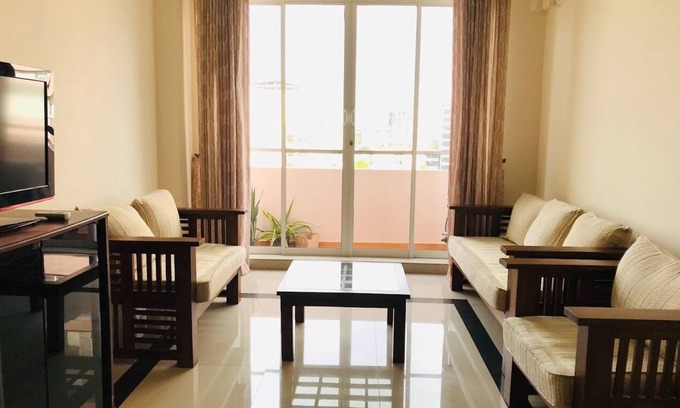 Wellawatta North Condo | Modern Apartment in Colombo 6 near Gale Rd