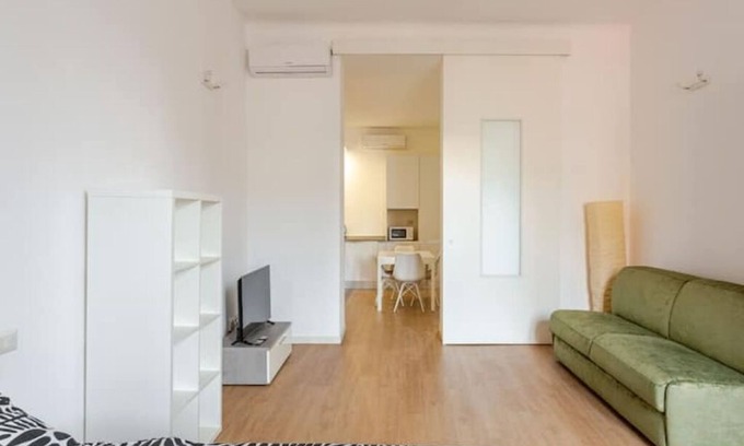 Chinatown Apartment | Modern apartment in Paolo Sarpi street