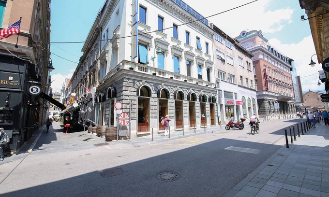 Old Town Apartment | Modern Apartment in the Heart of the City Center!