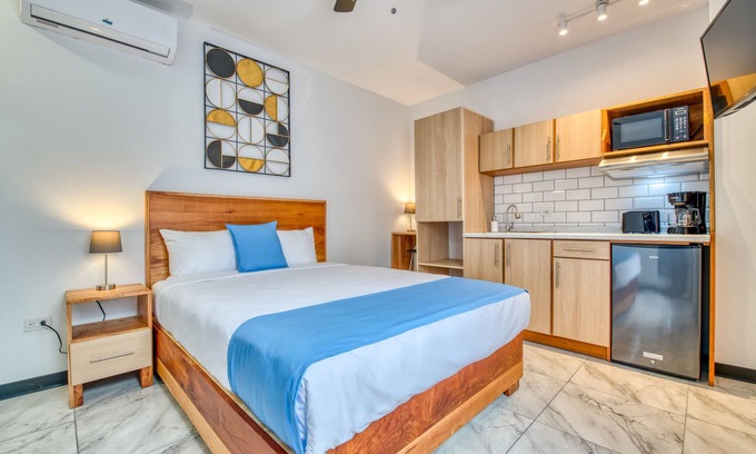 Dolorosa Apartment | Modern apartment in the Heart of San Jose!